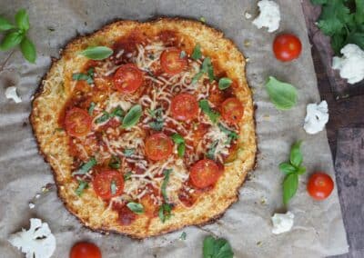 Low Carb Blumenkohlpizza – präsentiert von 15minutenrezepte